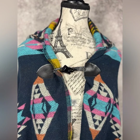 Southwestern Style Geometric Patterned Shawl/Button Closure Fringe Size OS - Picture 2 of 9